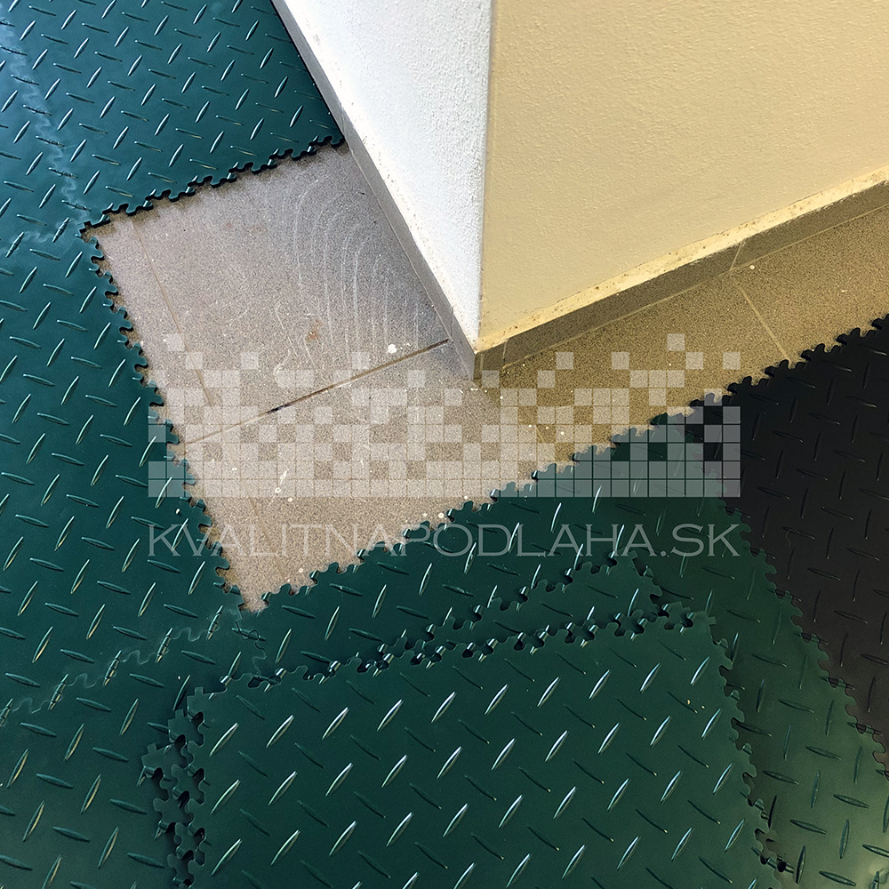 Kvalitná a odolná záťažová PVC podlaha Fortelock do garáže