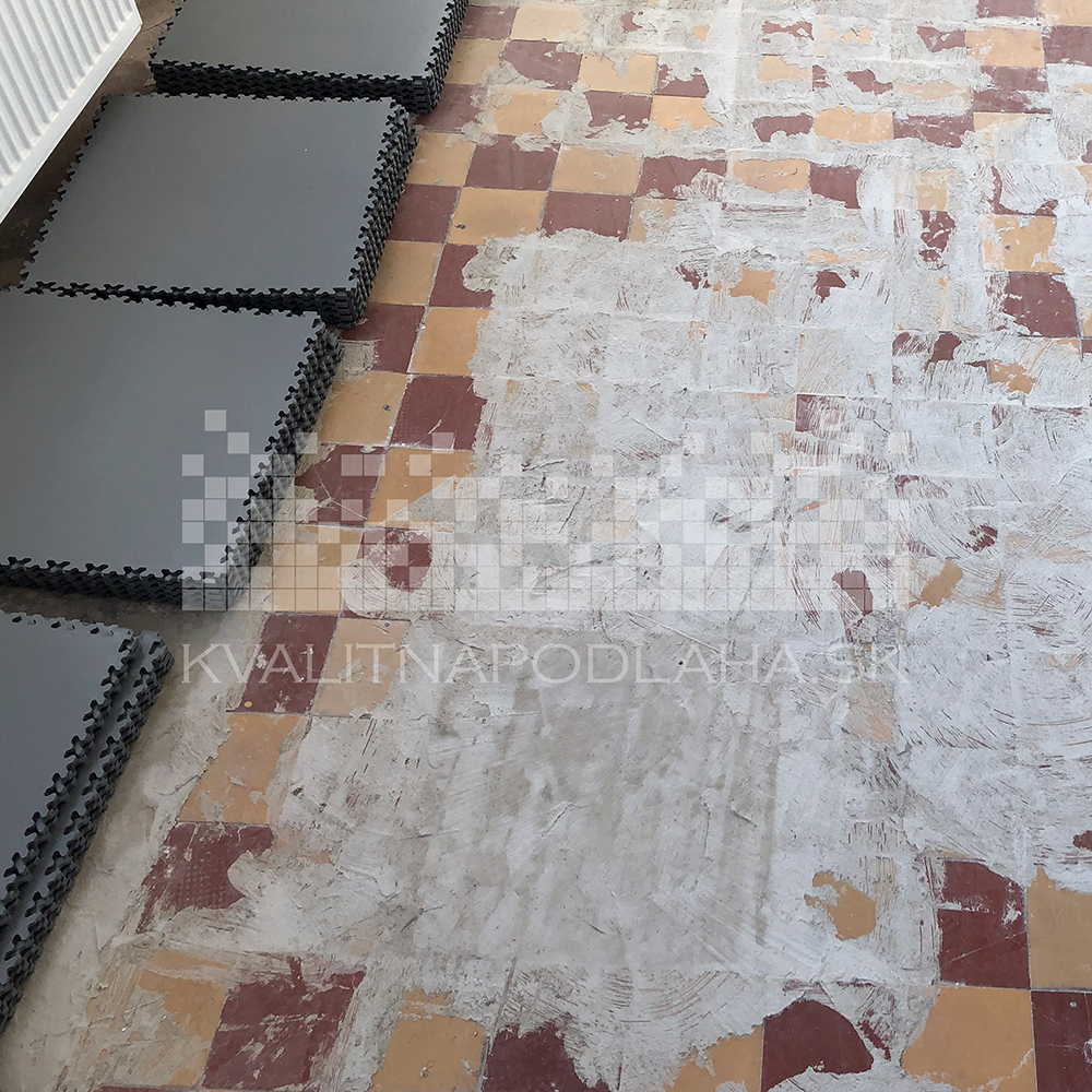 Kvalitná a odolná záťažová PVC podlaha do kancelárie