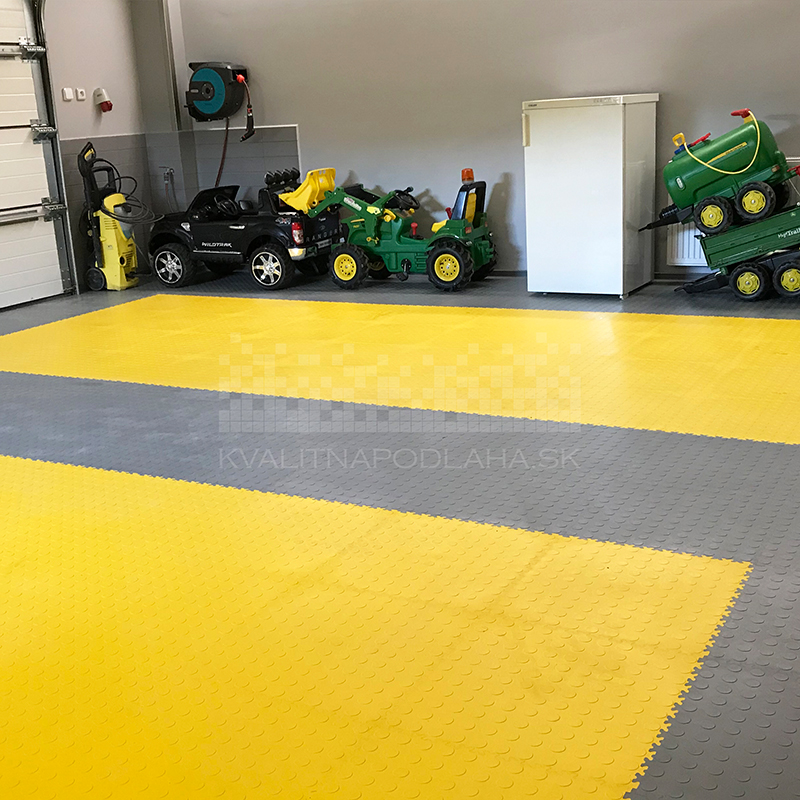 Kvalitná a odolná PVC podlaha do garáže v Košiciach